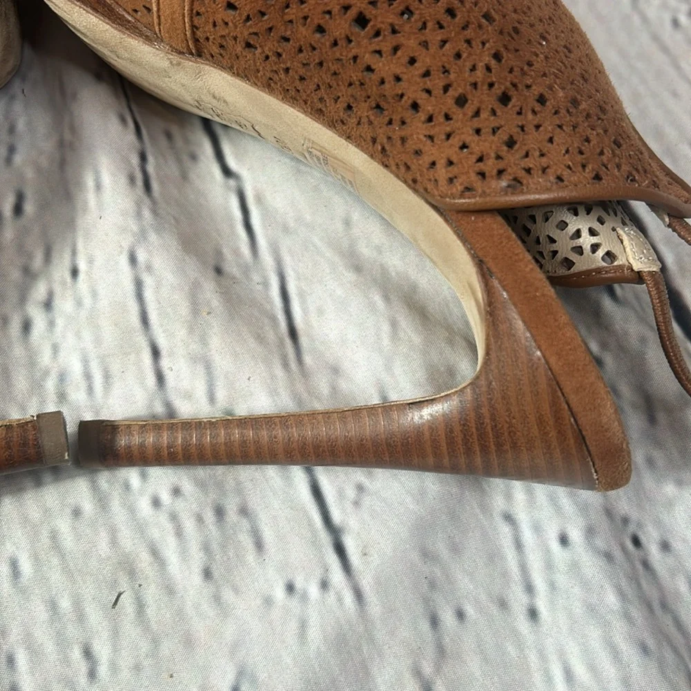 Tory Burch Ellie Heeled Brown Suede Sandals Size 9.5 Great Condition